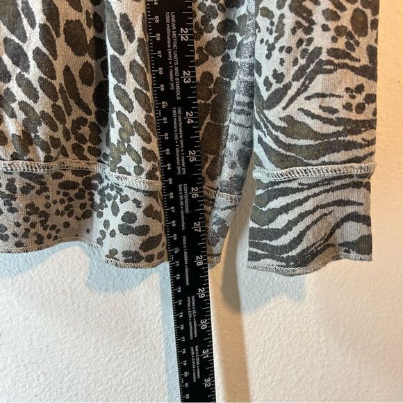 TEMPO PARIS WOMANS SWEATER M/L grey metallic silver zebra print Italy 9511n - Picture 5 of 12